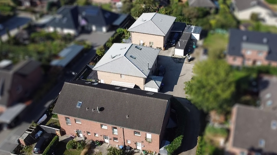 Luftbild - Seltene Gelegenheit für Kapitalanleger: Vollvermieteter Wohnkomplex mit attraktiver Rendite