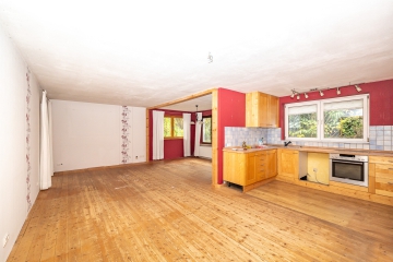 Raum für Ihre Wohnträume – freistehendes Haus mit großem Grundstück und Potenzial, 21769 Lamstedt, Einfamilienhaus