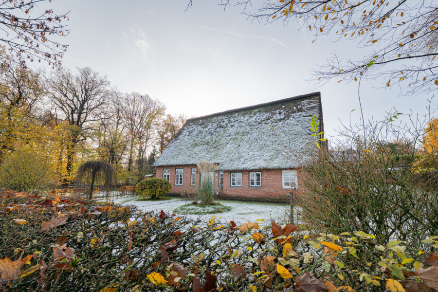 Charmantes Fachwerkjuwel mit idyllischem Garten und Weitblick! - Vorderansicht