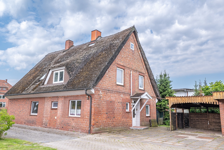 Immobilienangebot mit Potenzial: zwei Wohneinheiten und zahlreiche Nutzungsmöglichkeiten! - Außenansicht