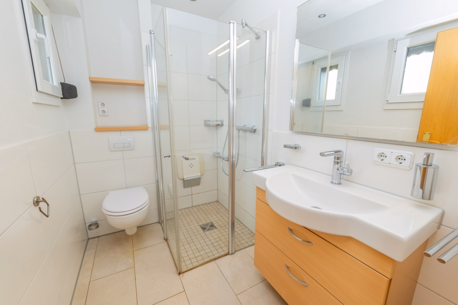 Badezimmer EG