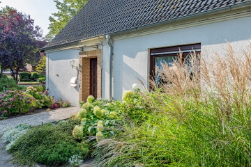 Außenansicht - Großzügiges Einfamilienhaus im Grünen – ideal für Familie, Tiere & Hobbys