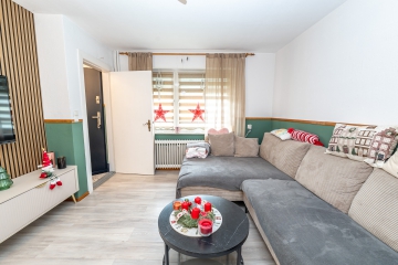 Wohnzimmer - Wohnkomfort und Gartenidylle – Ihr neues Zuhause wartet