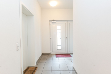 Eingangsbereich - Mehrfamilienhaus mit 11 Wohneinheiten in zentraler Lage zu verkaufen!