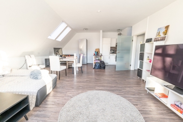 Wohnzimmer - Lichtdurchflutete 3-Zimmer-Wohnung in bester Lage am Pferdemarkt!