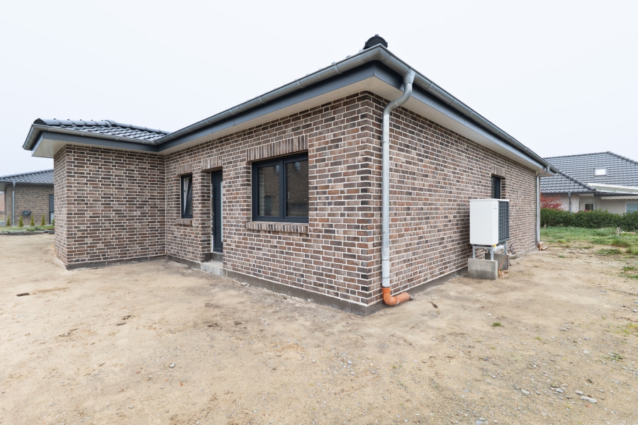 Ansicht - Neubau-Traum: Rechte Doppelhaushälfte mit Terrasse und Garten