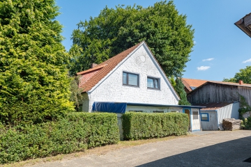 Haupthaus - Ruhig. Grün. Flexibel. – Vielseitiges Zuhause für Generationen oder neue Wohnkonzepte!