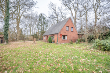 Idyllisches Einfamilienhaus mit großem Garten und Naturblick in ruhiger Lage - Garten