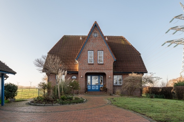 Geräumiges Friesenhaus mit reichlich Grünland!, 21683 Stade, Einfamilienhaus