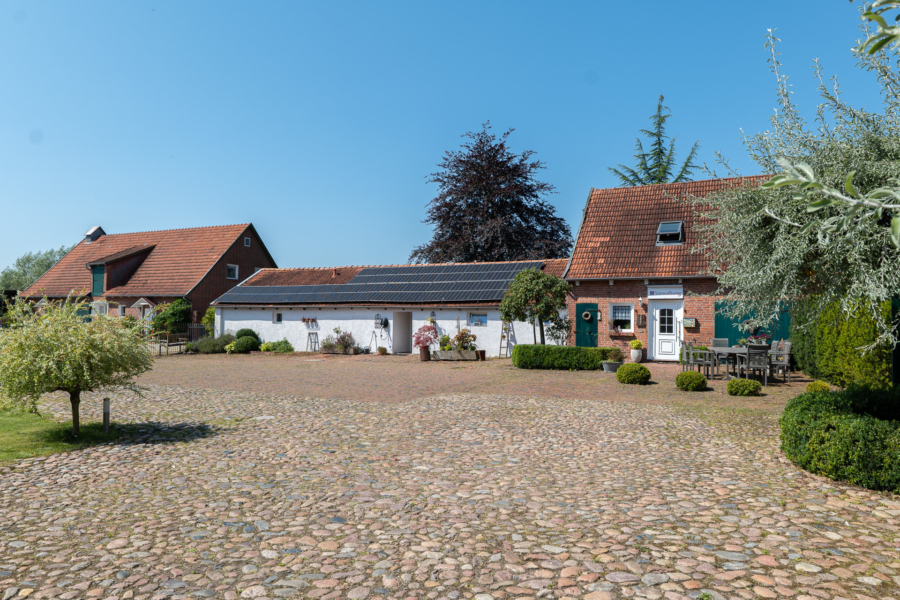 Charmanter und stets ausgebuchter Ferienhof im Herzen des Alten Landes: mehrere Ferienunterkünfte mit Schwimmteich auf einem paradiesischem Grundstück! - Ferienhof