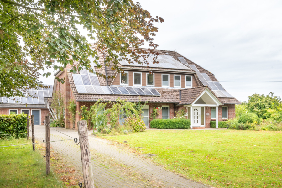 Auch mit Pferdehaltung möglich! Mehrfamilienhaus mit weiteren Einnahmequellen und Weitblick zu verkaufen! - Herzlich Willkommen