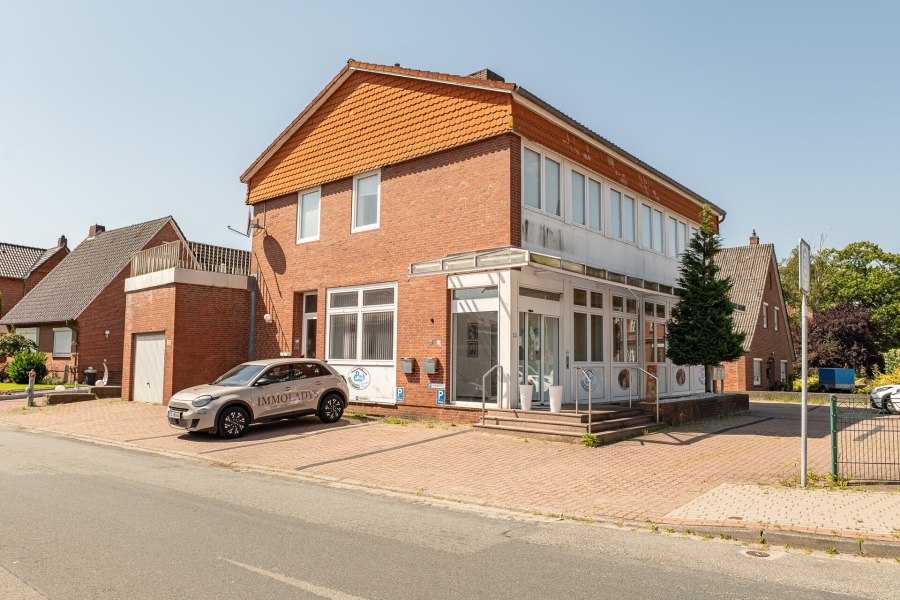 Außenansicht - Großzügige 3-Zimmer-Wohnung mit überdachter Dachterasse