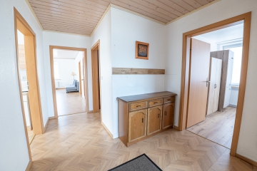 Flur - Großzügige 3-Zimmer-Wohnung mit überdachter Dachterasse