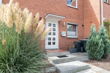 Attraktives Reihenmittelhaus – modern, charmant und mit Garten!, 21682 Stade, Reihenmittelhaus