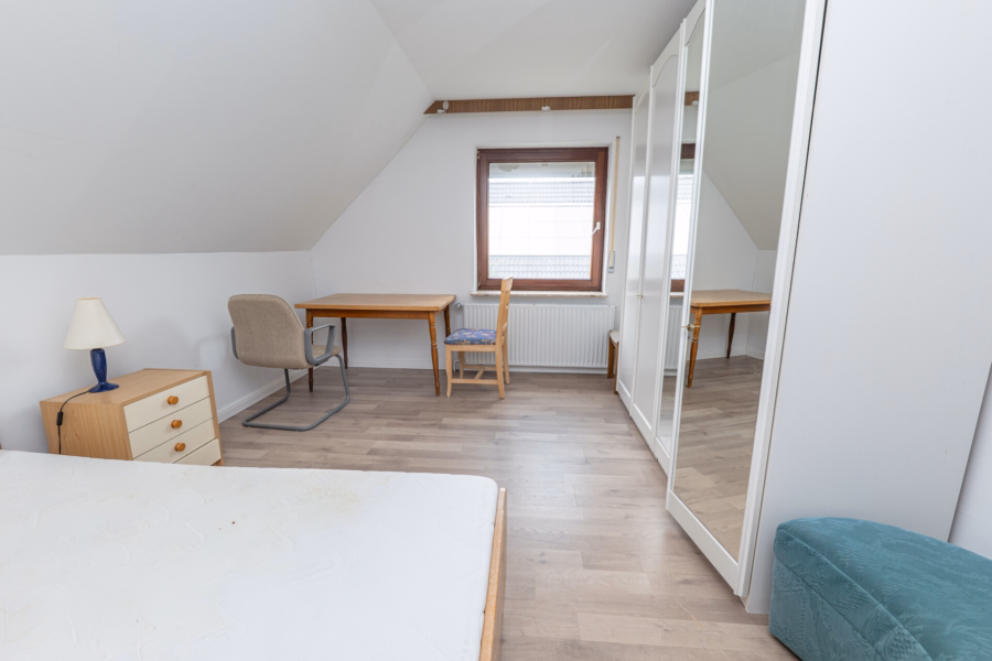 Schlafzimmer 2 OG