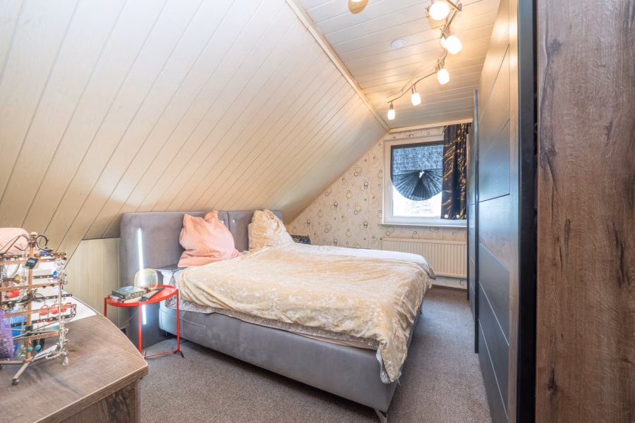 Schlafzimmer OG