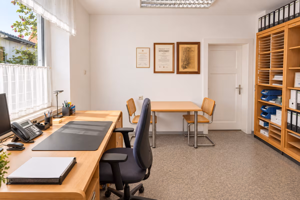 Büro EG