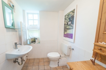 Das Rönnehaus – ein Ort zum Ankommen, Durchatmen und Bleiben - Badezimmer EG