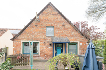 Einfamilienhaus mit Charme und Platz für Ideen – ideal für Paare oder kleine Familien! - Hinteransicht