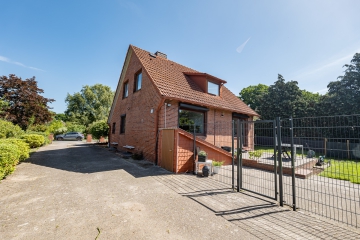 Außenansicht - Einziehen und wohlfühlen! Charmantes Eigenheim sucht neuen Eigentümer!