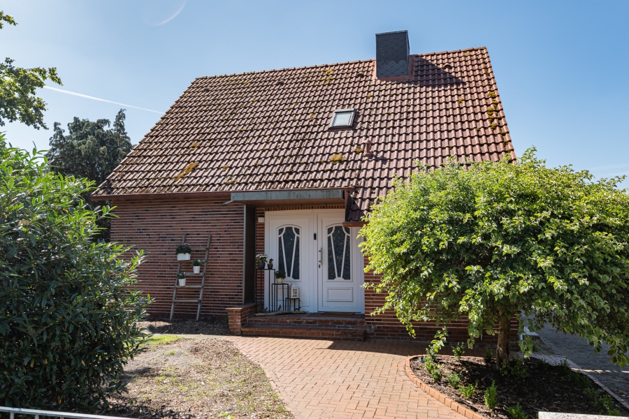 Außenansicht - Einziehen und wohlfühlen! Charmantes Eigenheim sucht neuen Eigentümer!