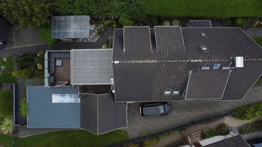 Luftaufnahme - Ein- oder Zweifamilienhaus? Mit Wald und Wiesen direkt dahinter!