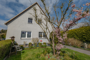 Tolles Ein- oder Zweifamilienhaus mit vielen Extras und massig Platz! Sowie gepachtetem Waldanteil. - Außenansicht