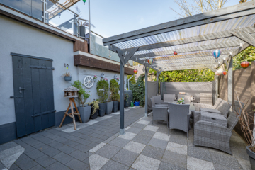 Tolles Ein- oder Zweifamilienhaus mit vielen Extras und massig Platz! Sowie gepachtetem Waldanteil. - überdachter Terrassenbereich