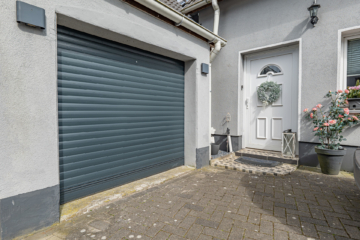Tolles Ein- oder Zweifamilienhaus mit vielen Extras und massig Platz! Sowie gepachtetem Waldanteil. - Garage mit separatem Eingang