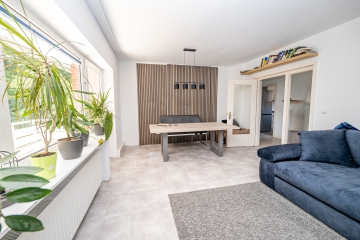 Gemütliches Wohnen unterm Dach – Stilvolle 3-Zimmer-Wohnung mit Charme - Wohn- und Essbereich