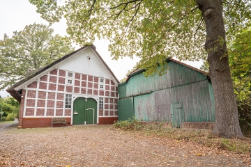 Frontansicht - Viel Platz & Potenzial: Ein- oder Zweifamilienhaus mit großer Scheune in Kutenholz