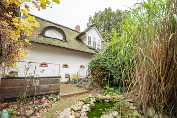 Innenhof mit Terrasse - Viel Platz & Potenzial: Ein- oder Zweifamilienhaus mit großer Scheune in Kutenholz