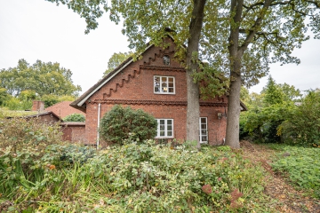 Hinteransicht - Viel Platz & Potenzial: Ein- oder Zweifamilienhaus mit großer Scheune in Kutenholz