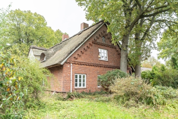 Viel Platz & Potenzial: Ein- oder Zweifamilienhaus mit großer Scheune in Kutenholz, 27449 Kutenholz, Zweifamilienhaus