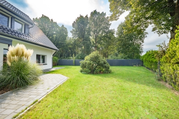 Vorgarten - Exklusive Erdgeschosswohnung mit Garten, überdachter Terrasse und mehr!