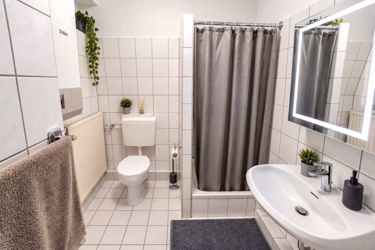Badezimmer Whg. DG Links