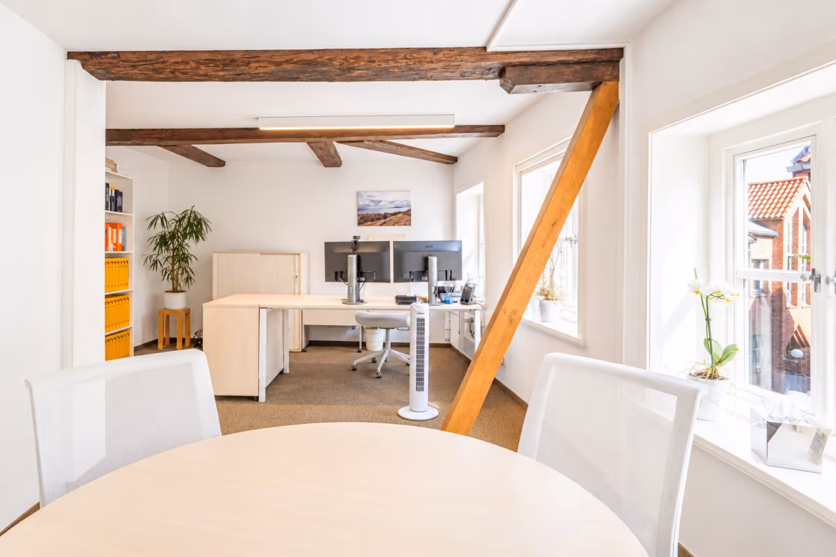Gewerbeeinheit - Büro OG