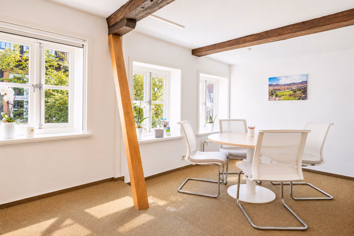 Gewerbeeinheit - Büro OG
