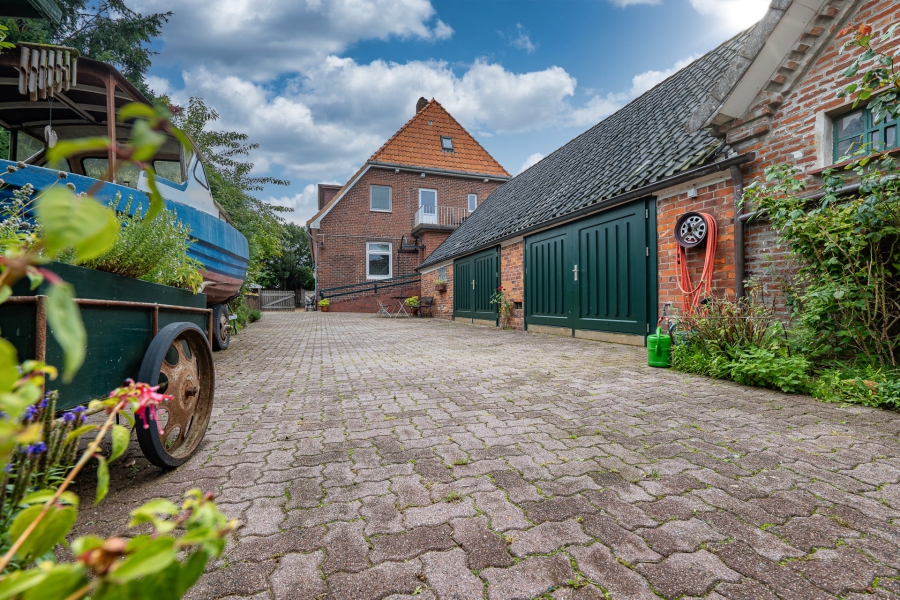 Altbaucharme im Einfamilienhaus mit Ferienwohnungen! Direkt hinter dem Deich! - Innenhof