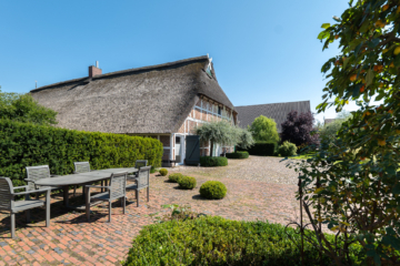 Traumhaftes Bauernhaus im Alten-Land! Zwei Exklusive Wohneinheiten mit einzigartigem Flair - Außenansicht