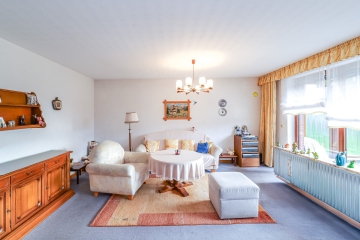 Wohnzimmer - Großzügiges 6-Zimmer-Haus – perfekt für Familien, Homeoffice & kreative Nutzung