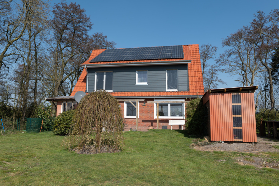 Modernes Einfamilienhaus mit umfassender Kernsanierung und hochwertiger Ausstattung in ruhiger Lage - Außenansicht