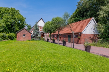 Märchenhaftes Reetdachhaus, liebevoll restauriert mit traumhaftem Garten! - Außenansicht