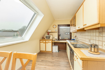 EFH mit zwei Wohneinheiten: naturnahe Lage und ein toller Garten! - Küche Dachgeschoss