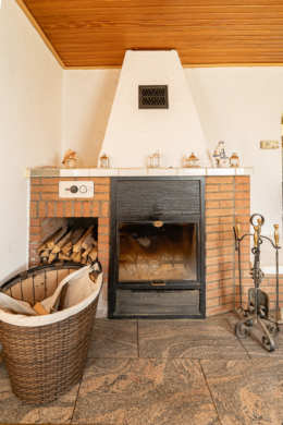 Tolle Doppelhaushälfte bzw. Wohnung inmitten der Natur! - Kamin Einheit 1