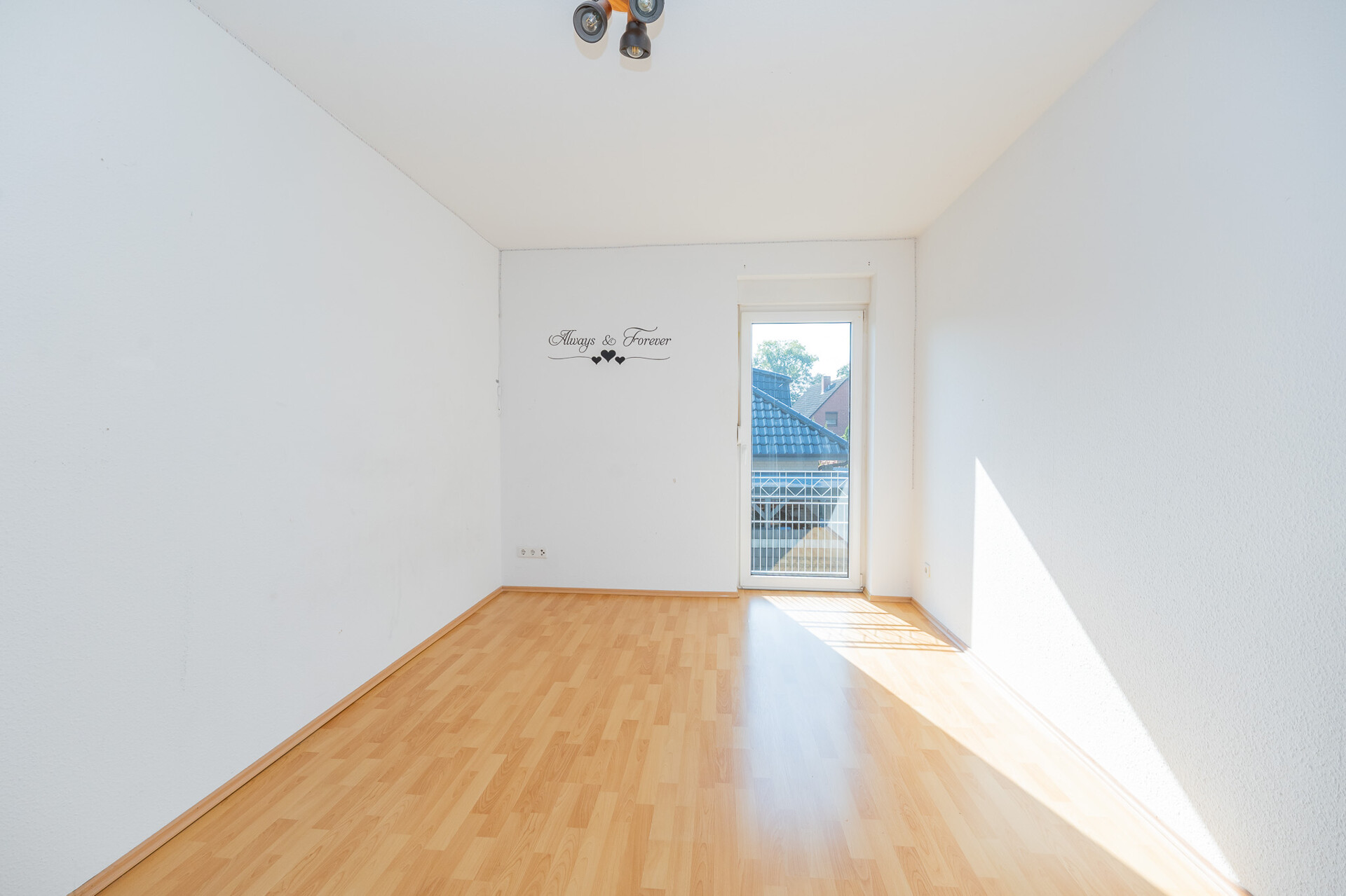 Helle Doppelhaushälfte von 2009 mit Garten – Komfortables Familienwohnen - Kinderzimmer 2 (16699)