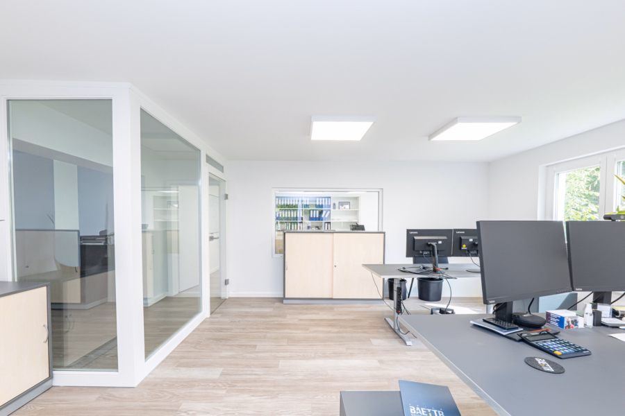 Büro,- Praxisraum