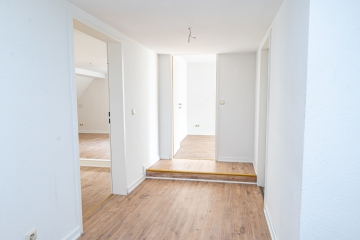 Altstadtflair trifft moderne Architektur – Stilvolle Eigentumswohnung mit Eleganz und Charakter - Flur