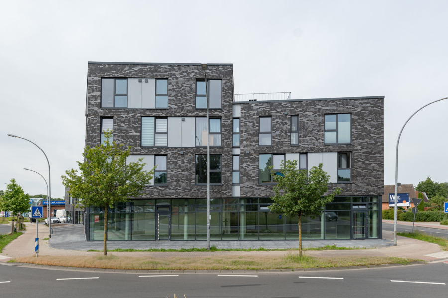 Repräsentative Neubaufläche mit Panoramablick an hochfrequentierter Straße! Auch Gastro möglich! - Außenansicht