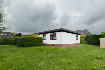 Außenansicht - Ebenerdiges Wohnen in ruhiger Lage – gepflegter Bungalow in Drochtersen!